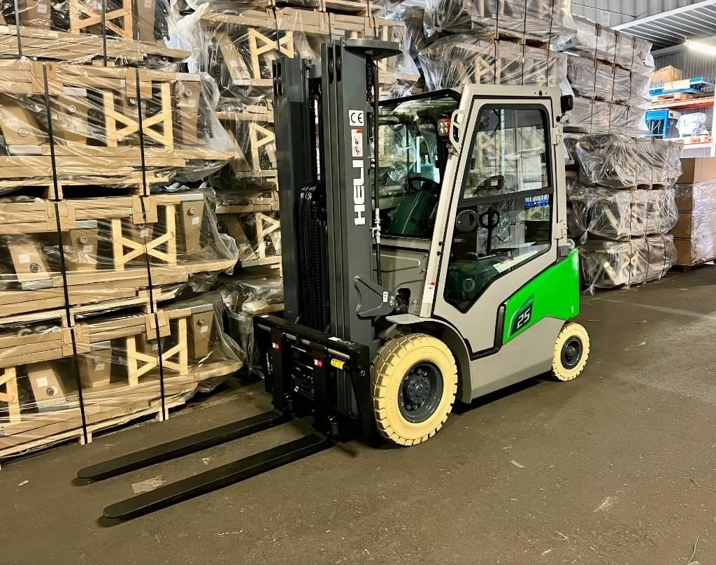 Heli CPD25 2,5 ton Lithium med våg installerad